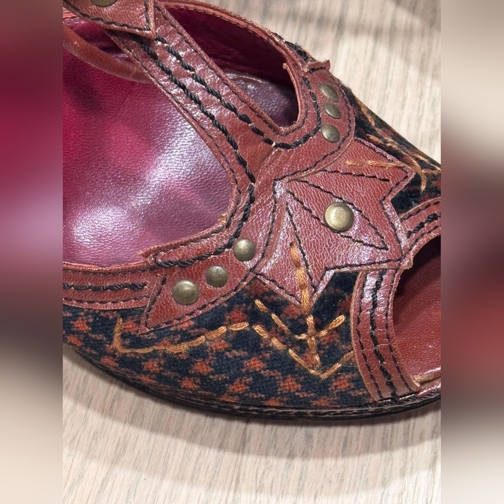 Brown and Black Peep-Toe Heels - Picture 6 of 8